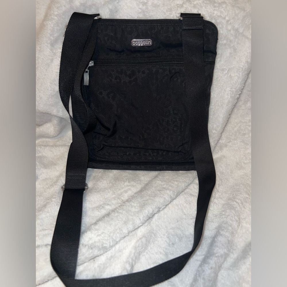 Baggallini crossbody travel bag